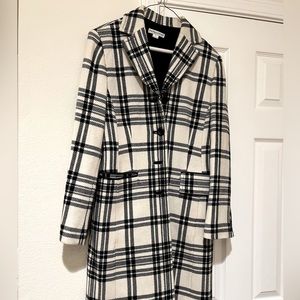 Ladies almost new Pendleton wool coat size 4. Excellent condition